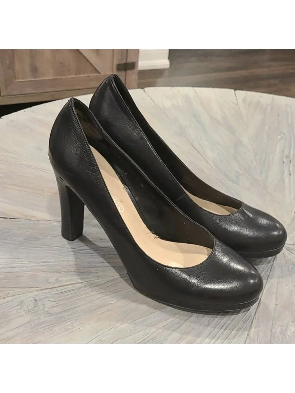 Franco Sarto blk leather platform heels
